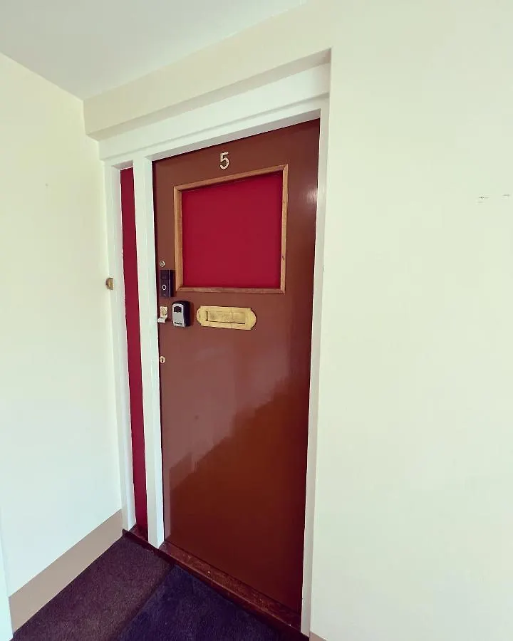 Maisonette Brecon Court Eltham