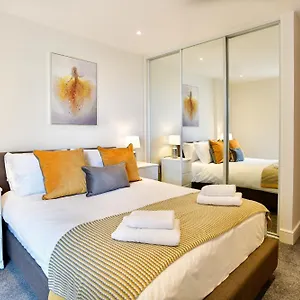 https://apt-beach-view-1-bed-with-parking-swansea.cardiffhotelswales.com